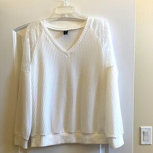 Women's White V-Neck Sweater in size L